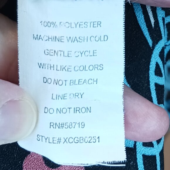 #3 3/$18 - NY Collection Black/Red Short Sleeve Button Down Top Size XL - Picture 6 of 6